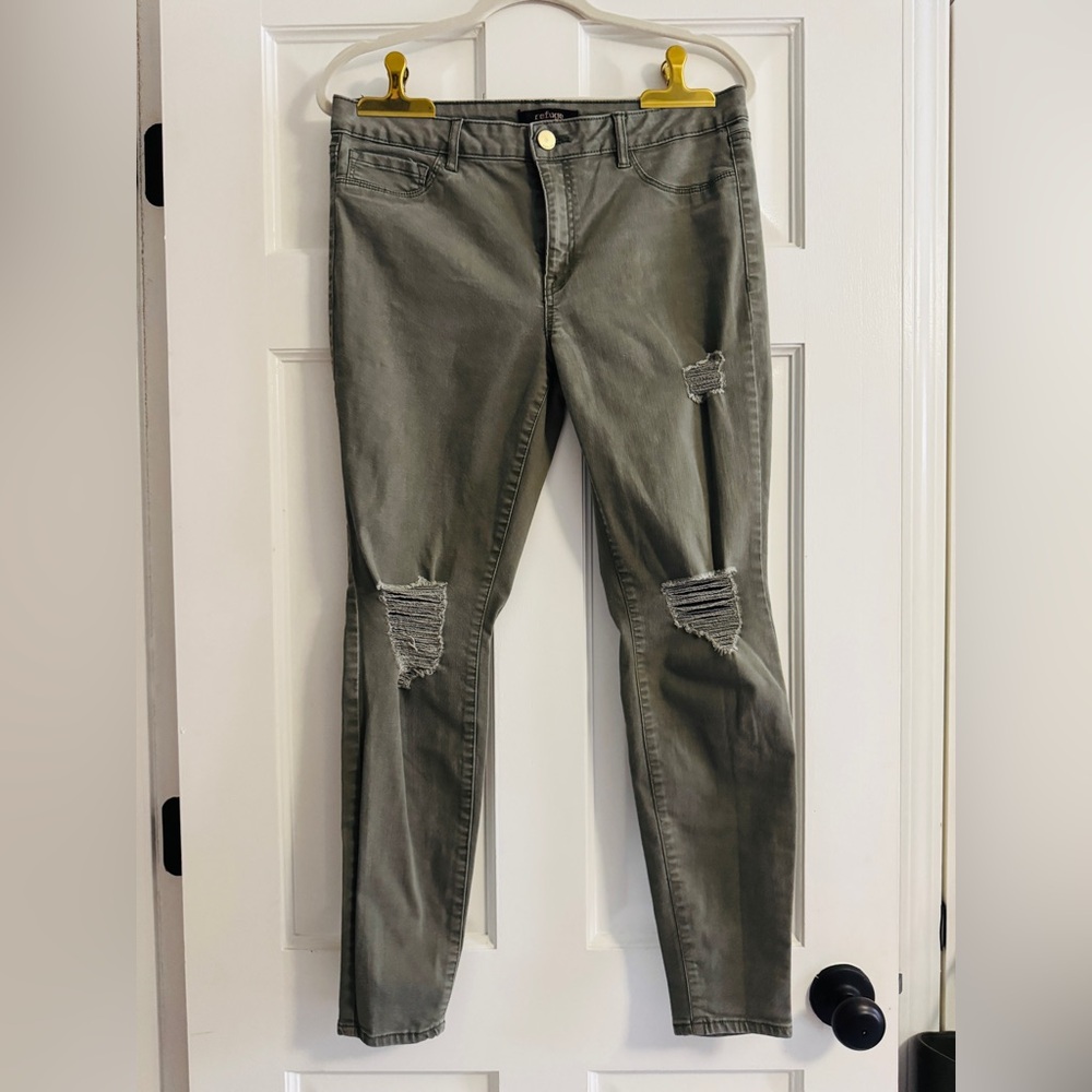 Refuge Distressed‎ Skinny Jeans